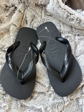 Havaianas Black Slim Logo Flip Flops size 6